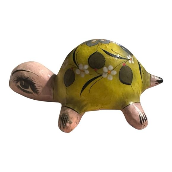 Vintage paper mache folk art turtle with floral accents. Signed. Unique decor - Picture 4 of 16